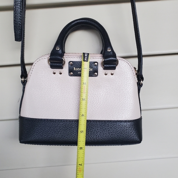 Kate Spade New York Berkeley Lane Hannah Mini Black & Cream Cross Body Bag. - Picture 6 of 16